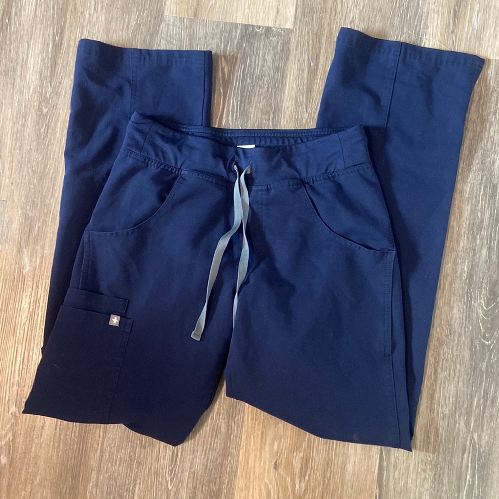 Figs navy cargo pants size xxs regular